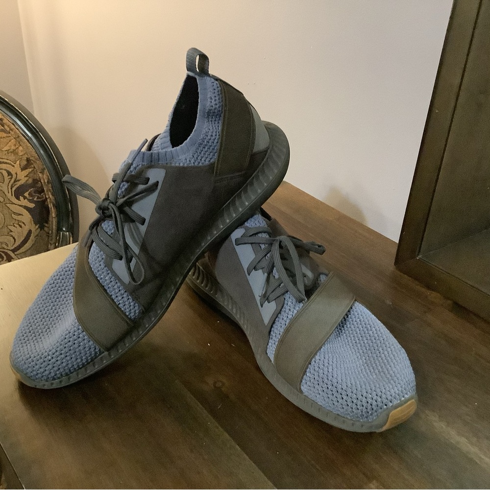 Under Armour fashion sneaker